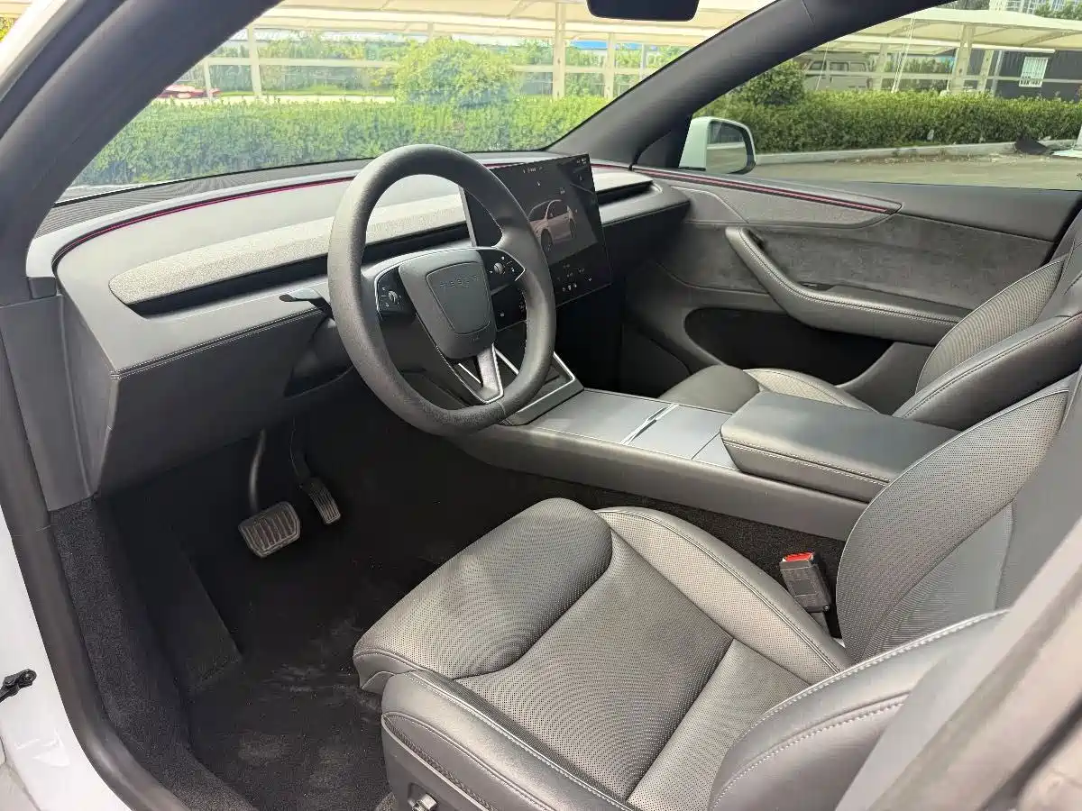Tesla Model Y L 2025 2025 Facelift Long Range AWD
