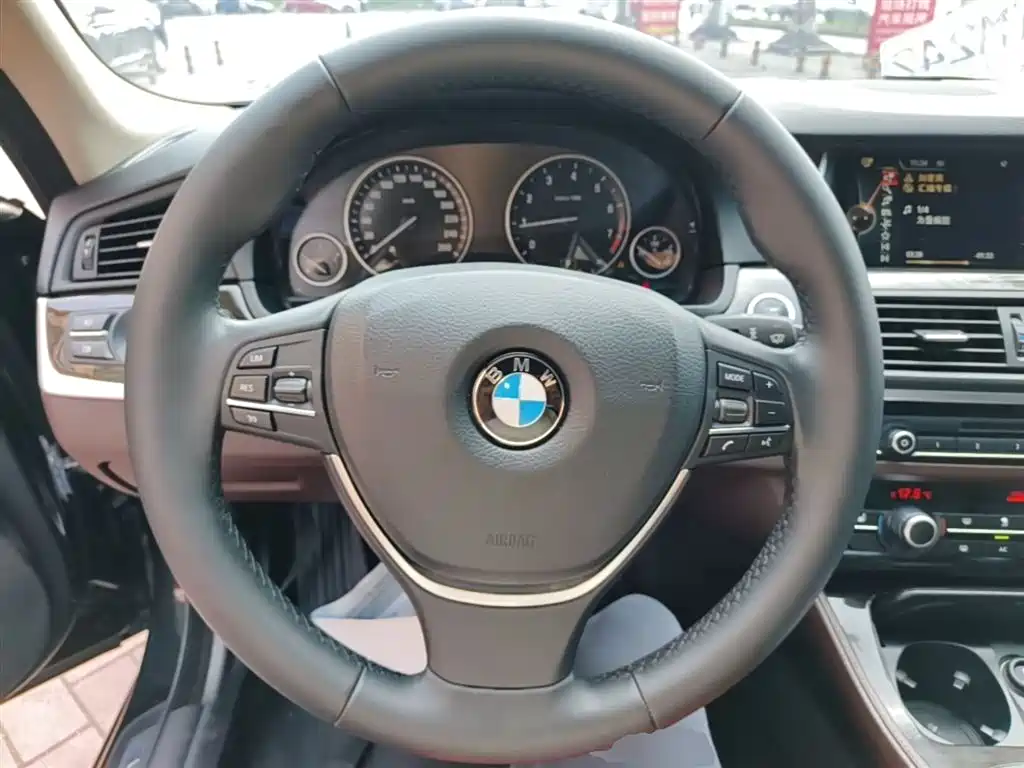 BMW 5 Series 2014 525Li Luxury Design Package фото 11