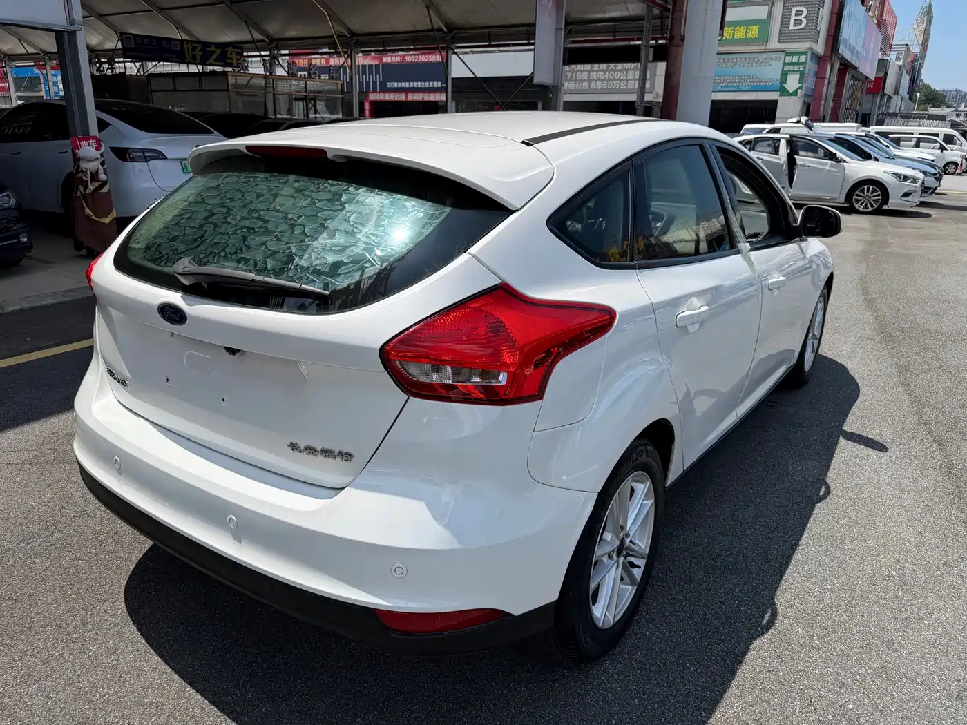 Фото 15 - Ford Focus