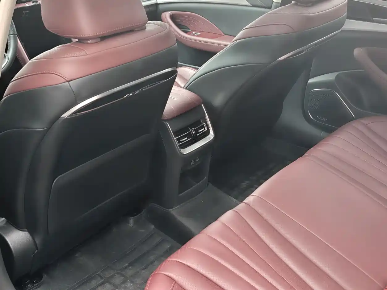 Hongqi H5 2023 1.5T DCT Smart Connect Joy Edition фото 5