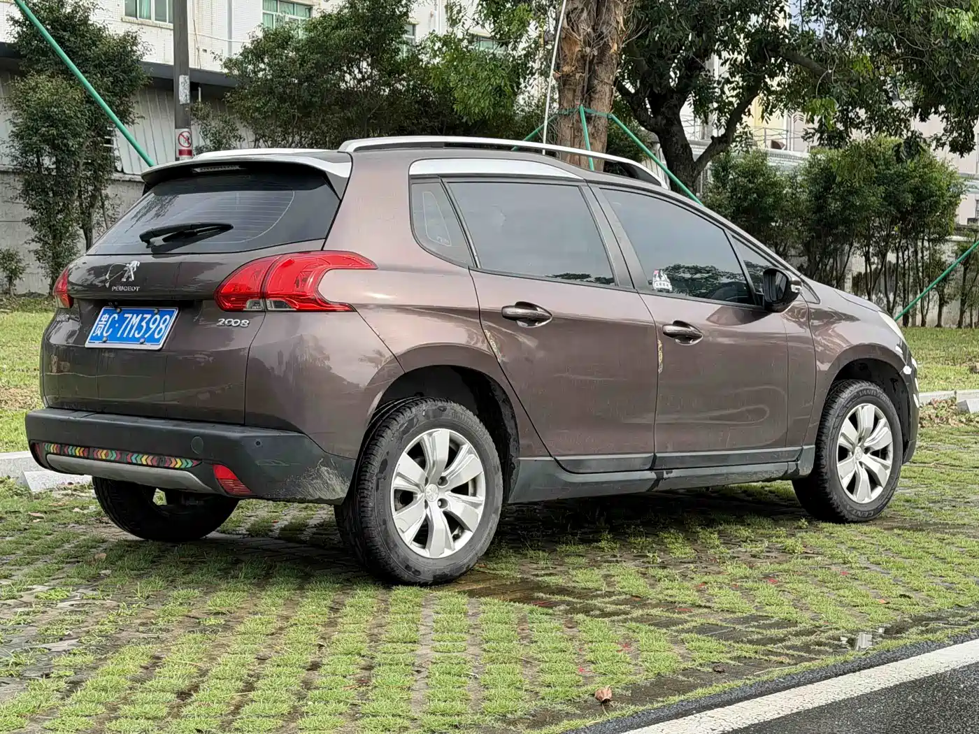 Peugeot 2008 2014 1.6L Automatic Fashion Edition фото 5