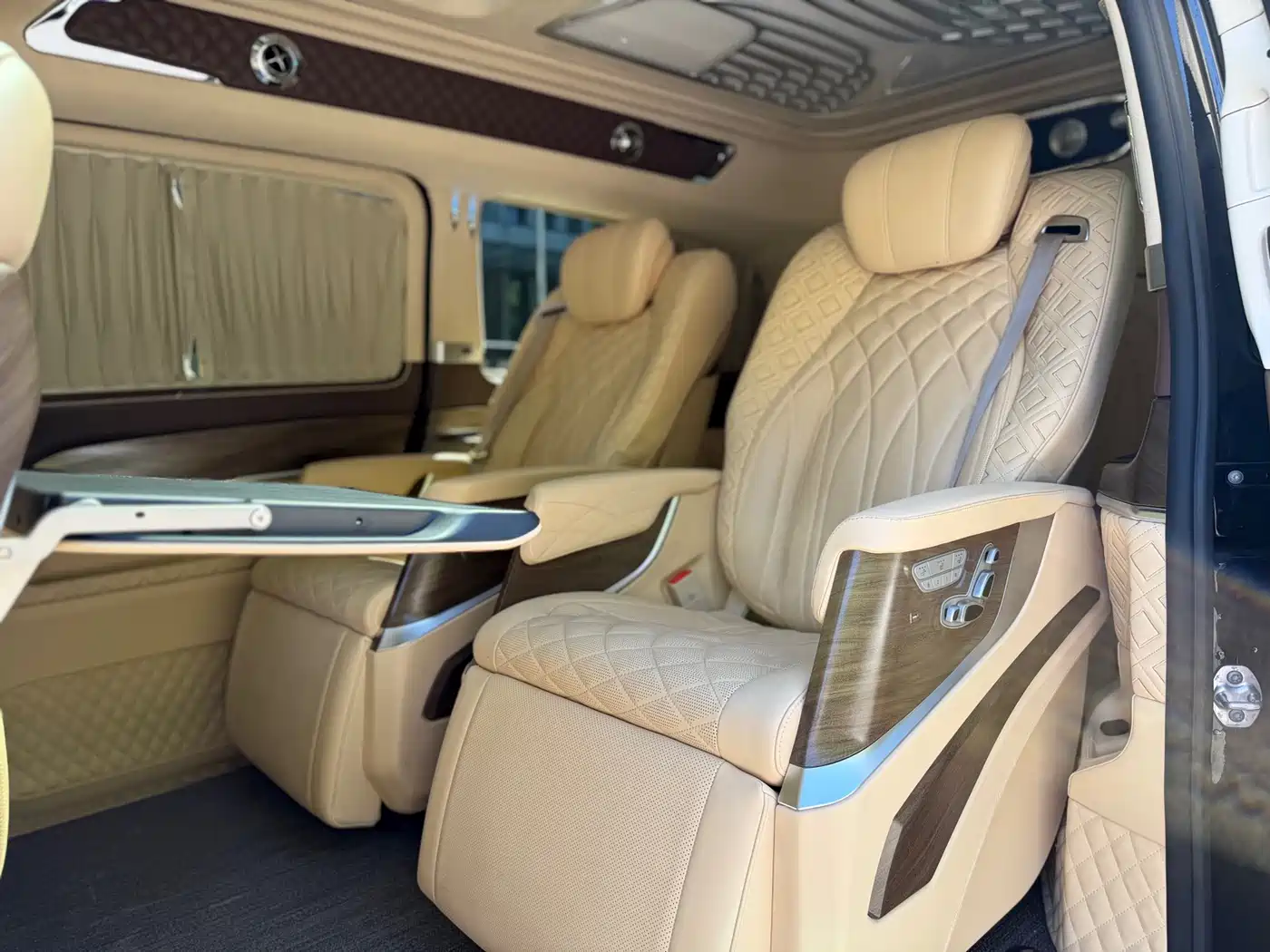 Mercedes-Benz V-Class 2021 V 260 L Long Wheelbase Luxury Edition фото 8