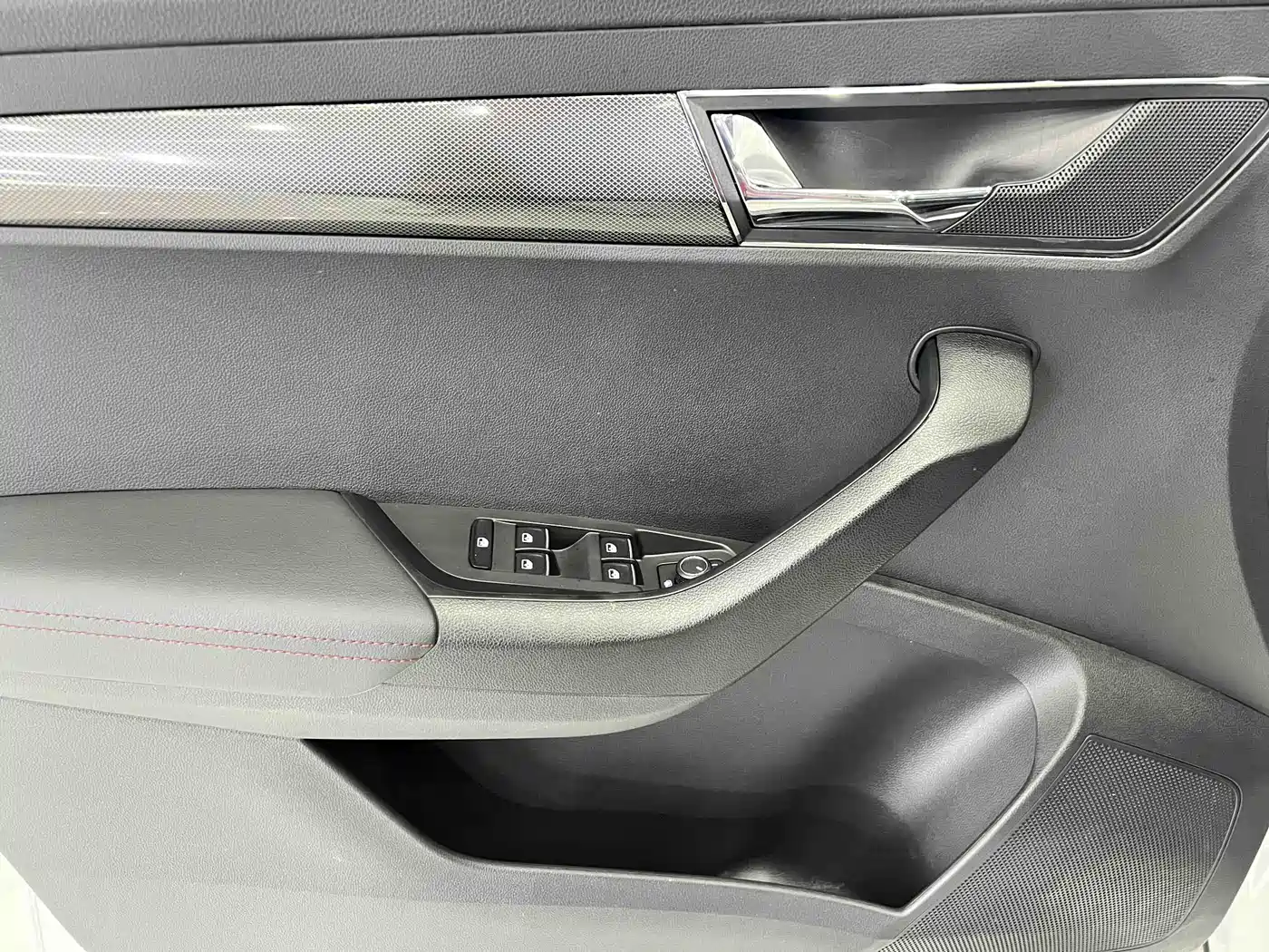 Škoda Karoq 2022 TSI280 Premium Edition фото 8