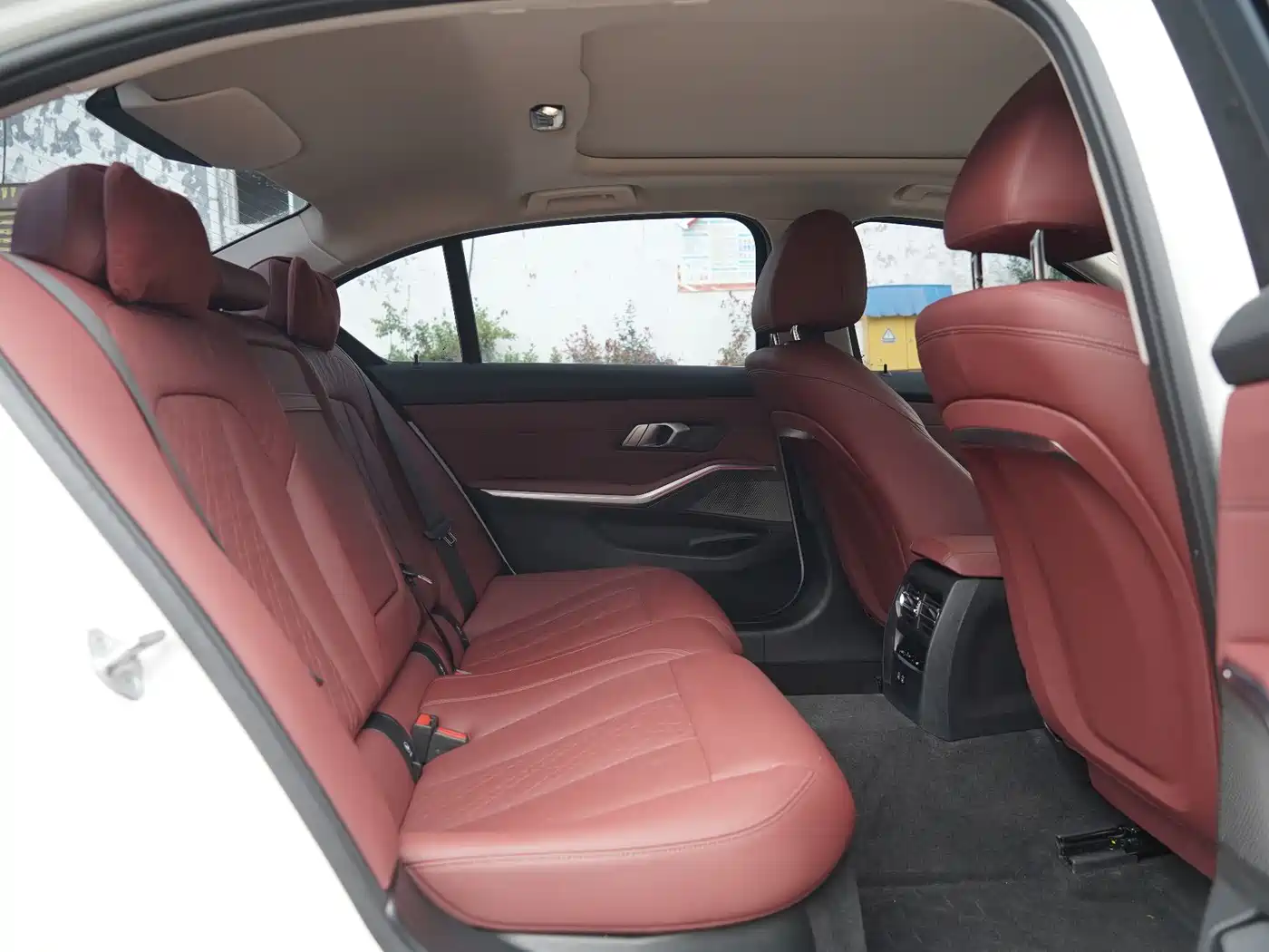 BMW 3 Series 2024 325Li M Sport Package фото 6