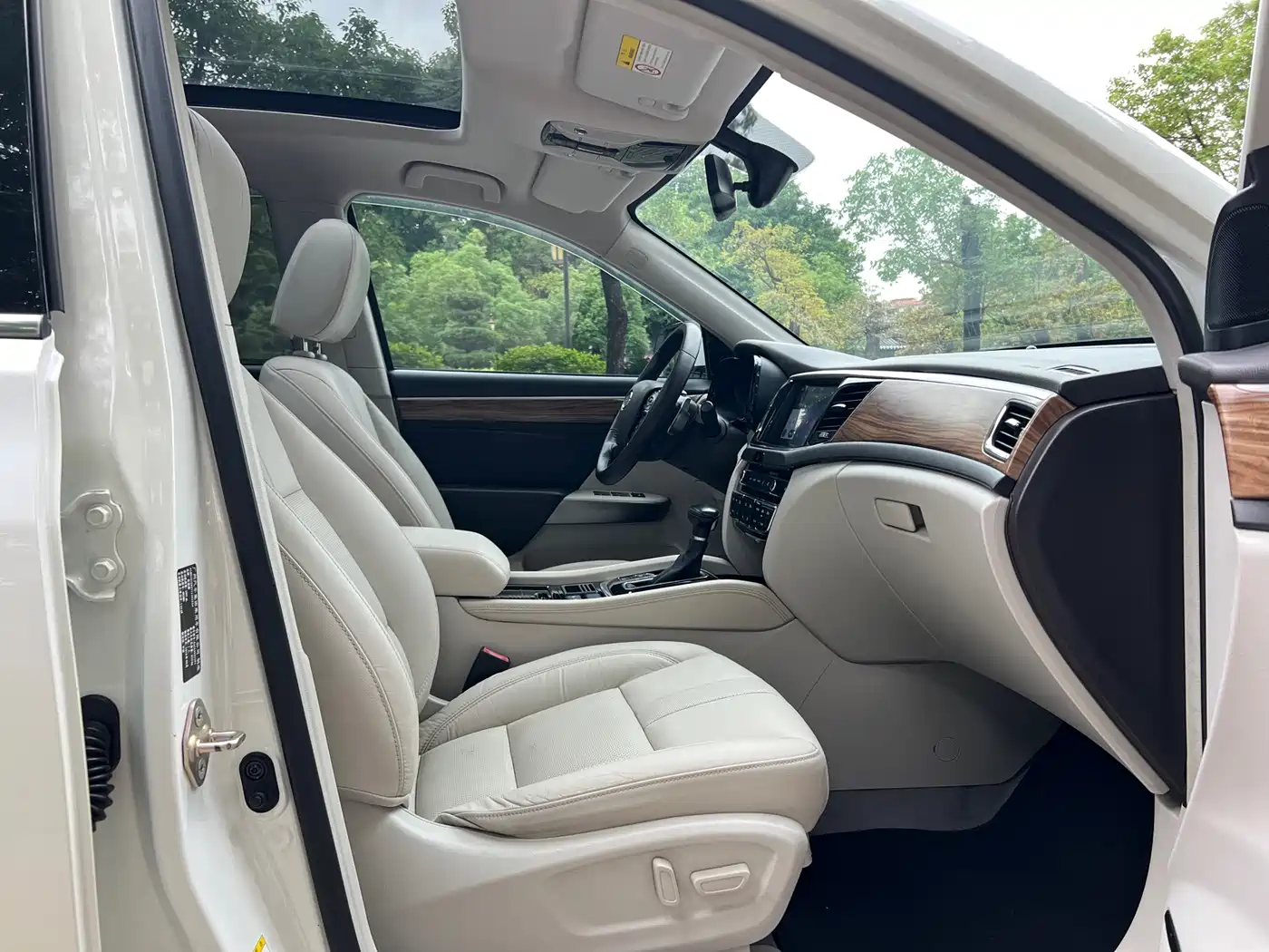 GAC Trumpchi Trumpchi GS8 2017 320T 2WD Luxury Smart Connect (7-seater) фото 15