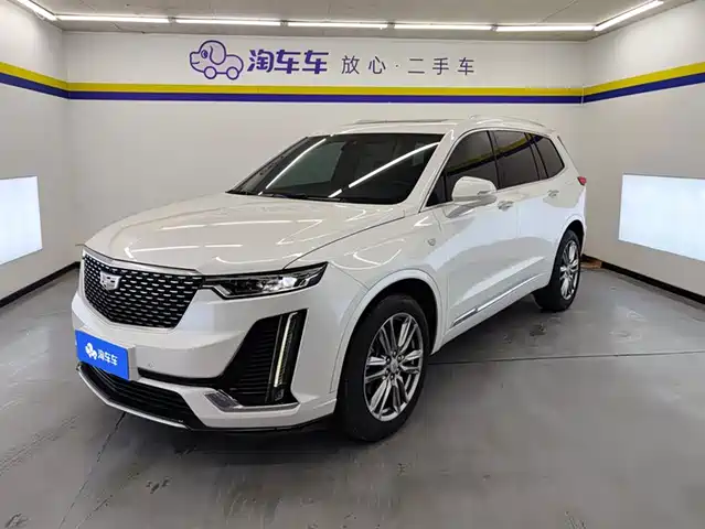 CADILLAC XT6