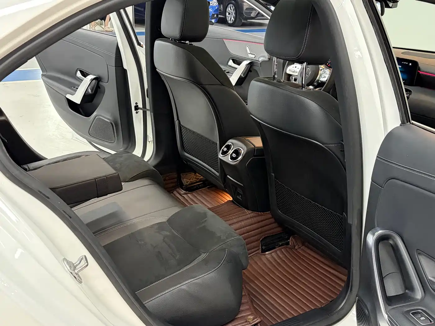 Mercedes-Benz A-Class 2021 A 200 L Sport Sedan Fashion Edition фото 7
