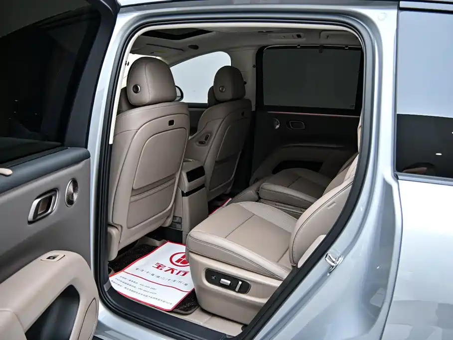 Li Auto Li i8 2026 2025 Standard Edition
