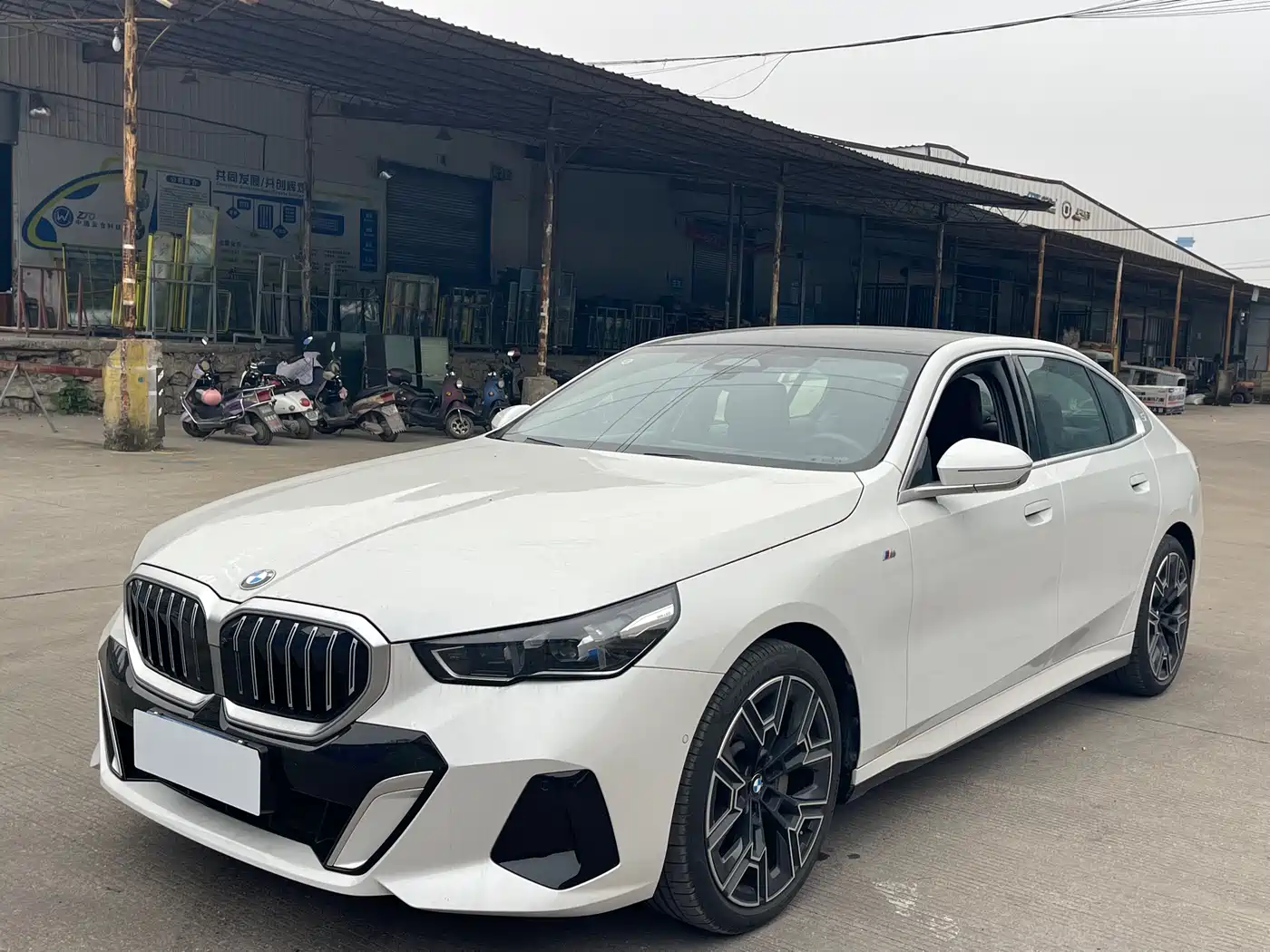 BMW 5-SERIES