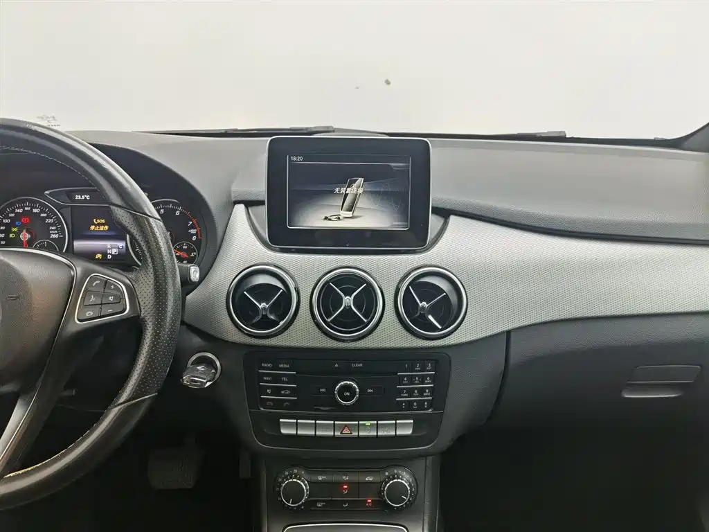 Mercedes-Benz B-Class 2015 B 200 Dynamic фото 12