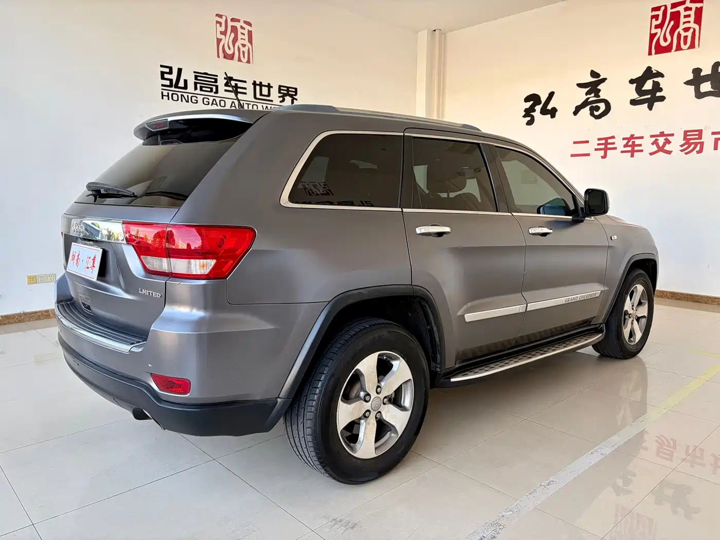 Jeep Grand Cherokee (Import) 2012 2011 3.6L Luxury Edition