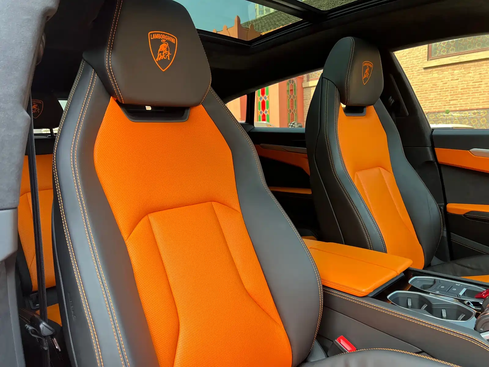 Фото 8 - Lamborghini Urus