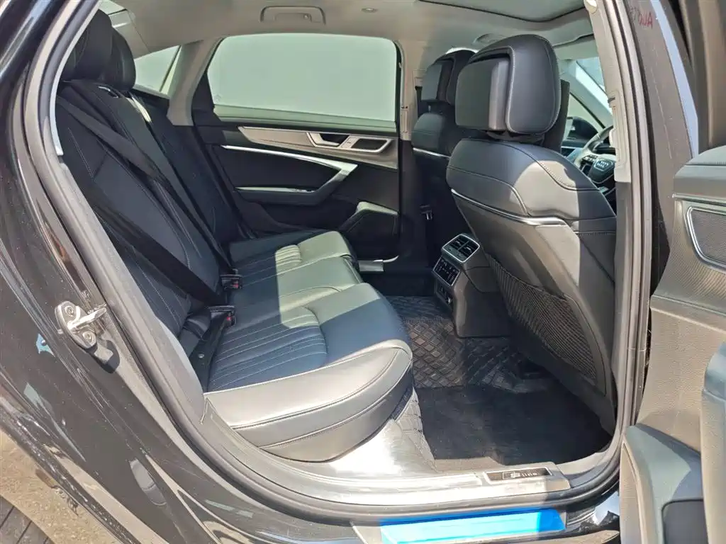 Audi A6L 2025 Model 45 TFSI Premium Dynamic + Ventilation Comfort Package фото 14