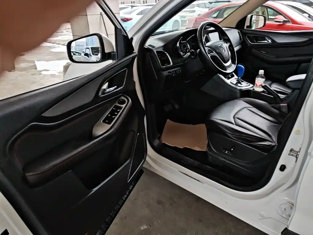 Baojun 560 2017 2016 1.8L iAMT Luxury