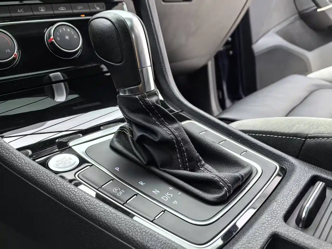 Volkswagen Golf 2019 280TSI DSG R-Line China VI фото 17