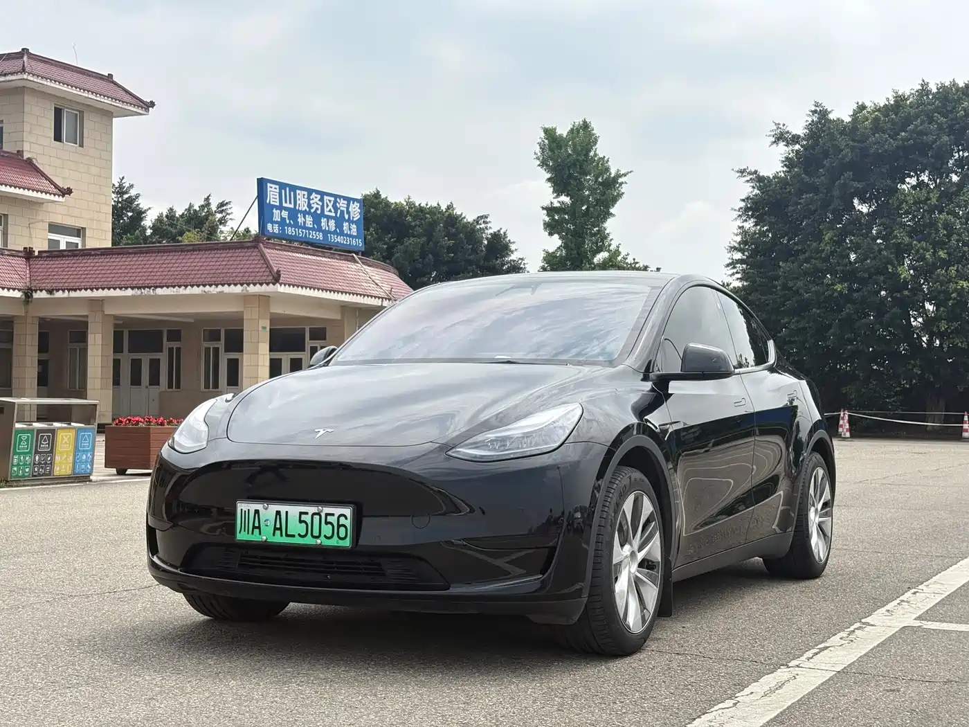 TESLA MODEL Y