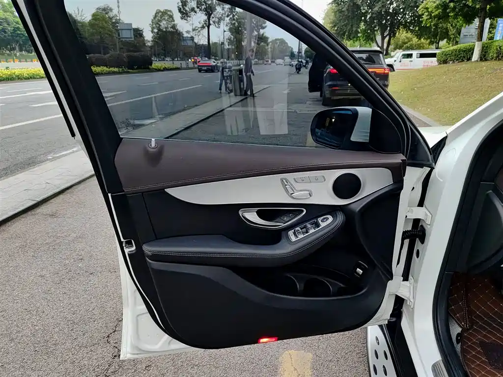 Mercedes-Benz GLC 2022 Facelift III GLC 260 L 4MATIC Dynamic фото 6