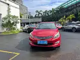 Фото 2 - Hyundai Verna