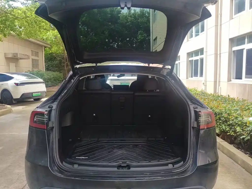 Фото 15 - Tesla Model Y