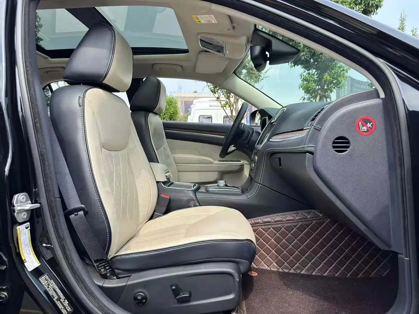 Chrysler 300C (Import) 2018 2016 3.0L Beyond Edition