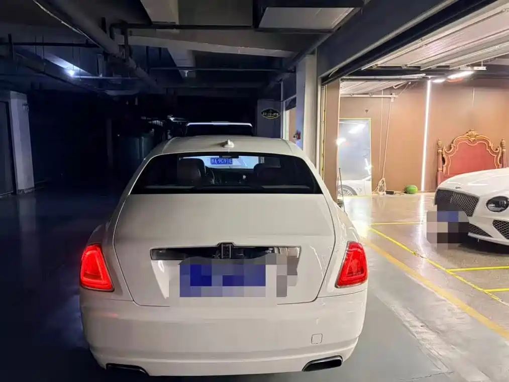 Фото 3 - Rolls-Royce Ghost