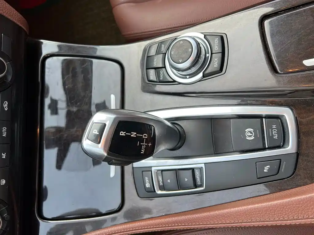 Photo 11 - BMW 5 Series