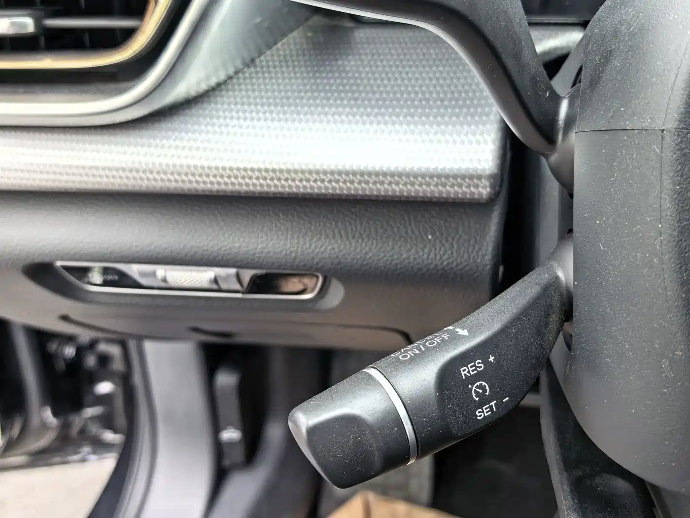 Hongqi H5 2024 1.5T DCT Smart Connect Flag Rhythm Edition фото 17