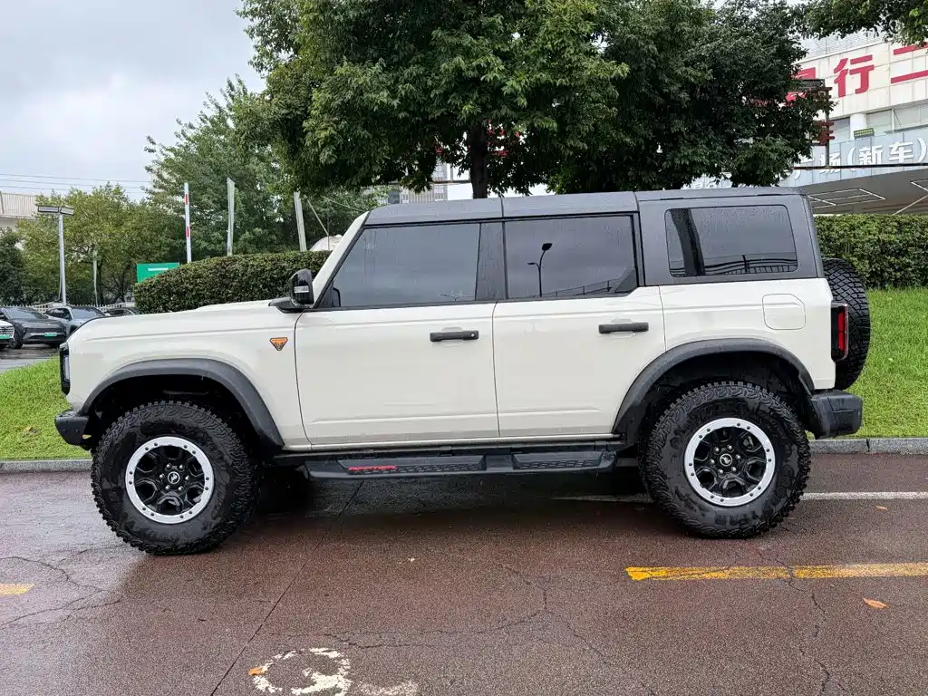 Ford Bronco 2025 2024 2.3T Badlands