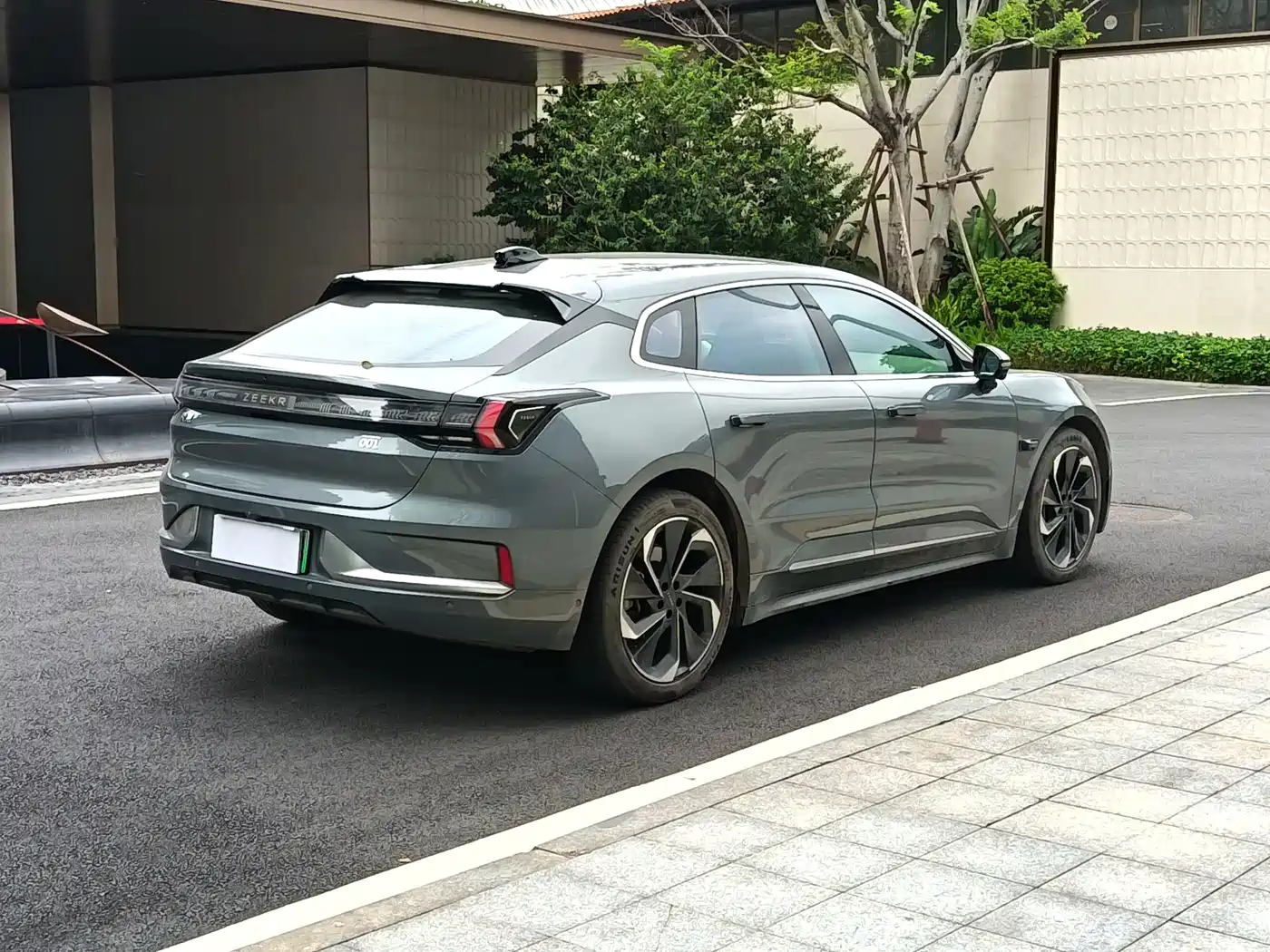 ZEEKR EXTREME KRYPTON 001