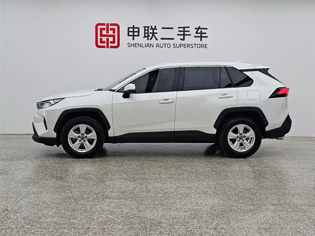 Toyota RAV4 Rongfang 2020 2.0L CVT 2WD Urban Edition фото 4