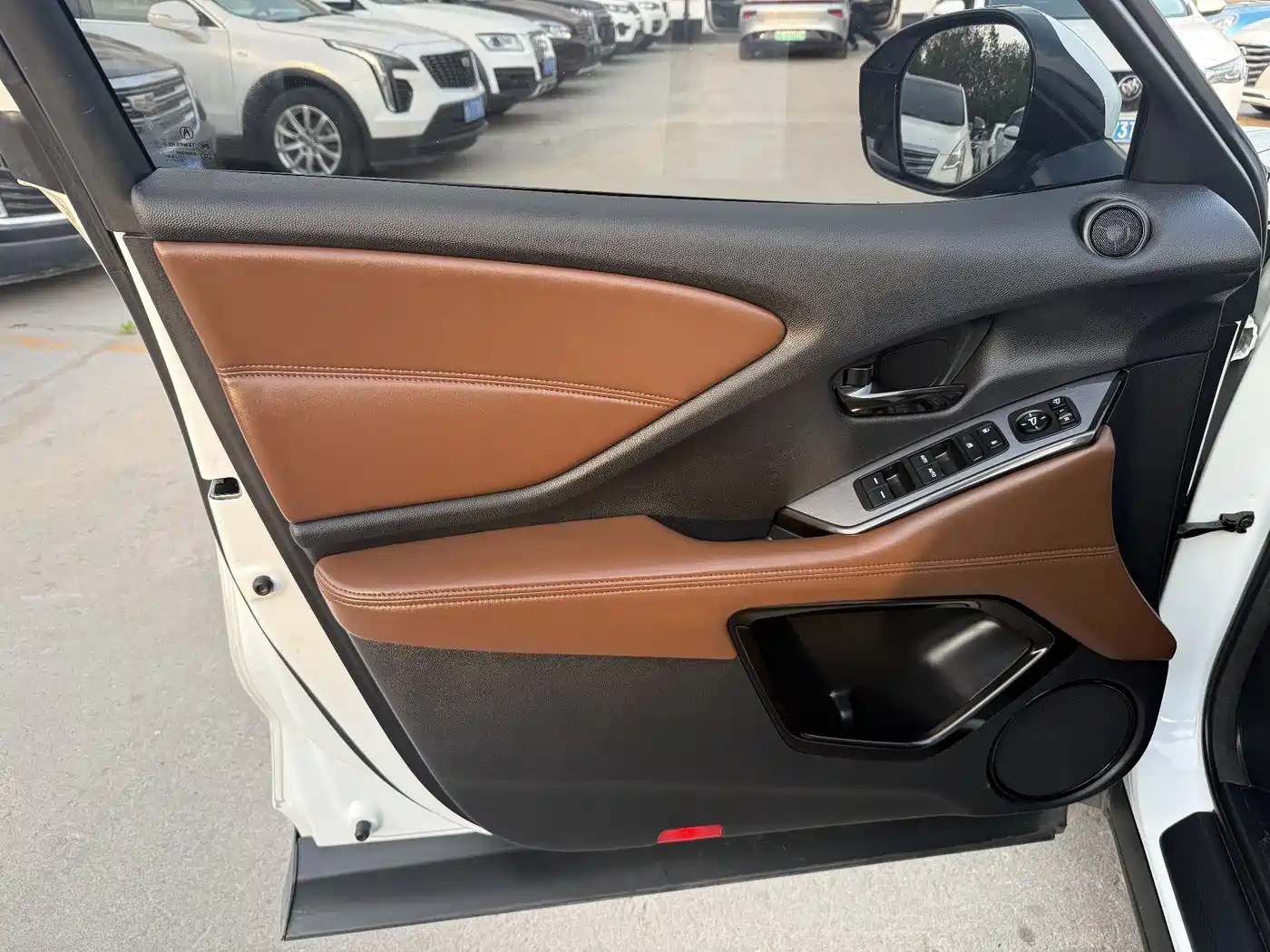 Acura CDX 2016 1.5T 2WD Exclusive Edition фото 3