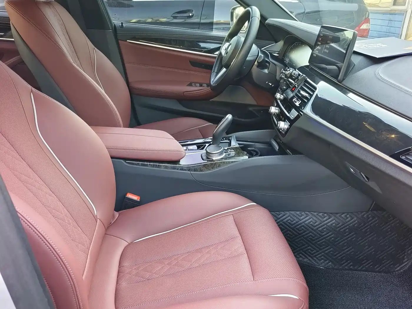 BMW 5 Series 2022 525Li M Sport Package фото 10