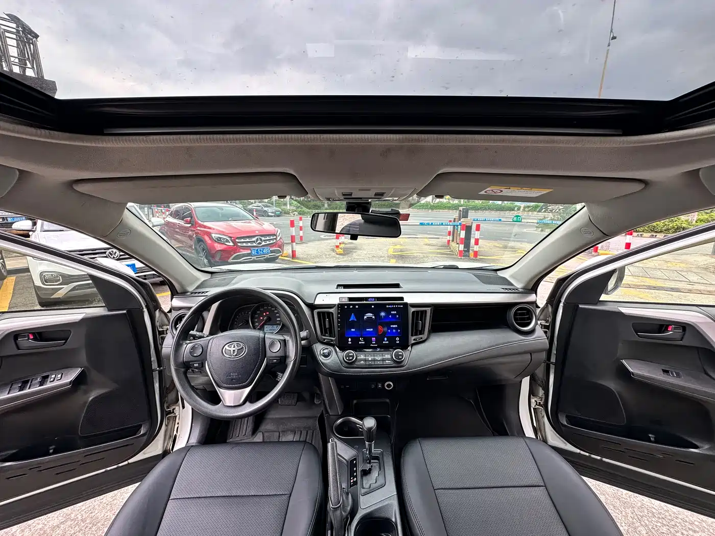 Toyota RAV4 Rongfang 2018 2.0L CVT 2WD Trend X Edition фото 12