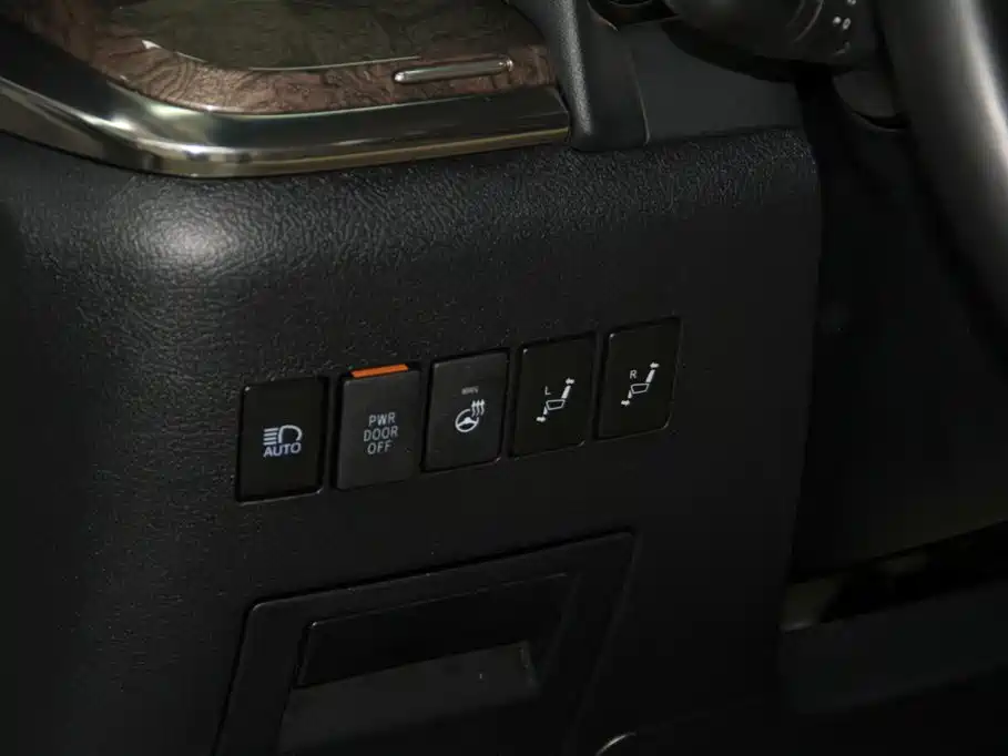 Toyota Alphard 2023 Dual Hybrid 2.5L Ultimate Gold Edition фото 20