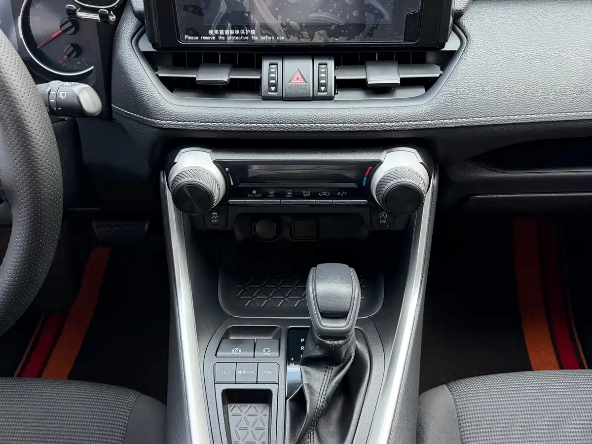 Toyota RAV4 Rongfang 2022 2.0L CVT 2WD Urban Edition фото 11