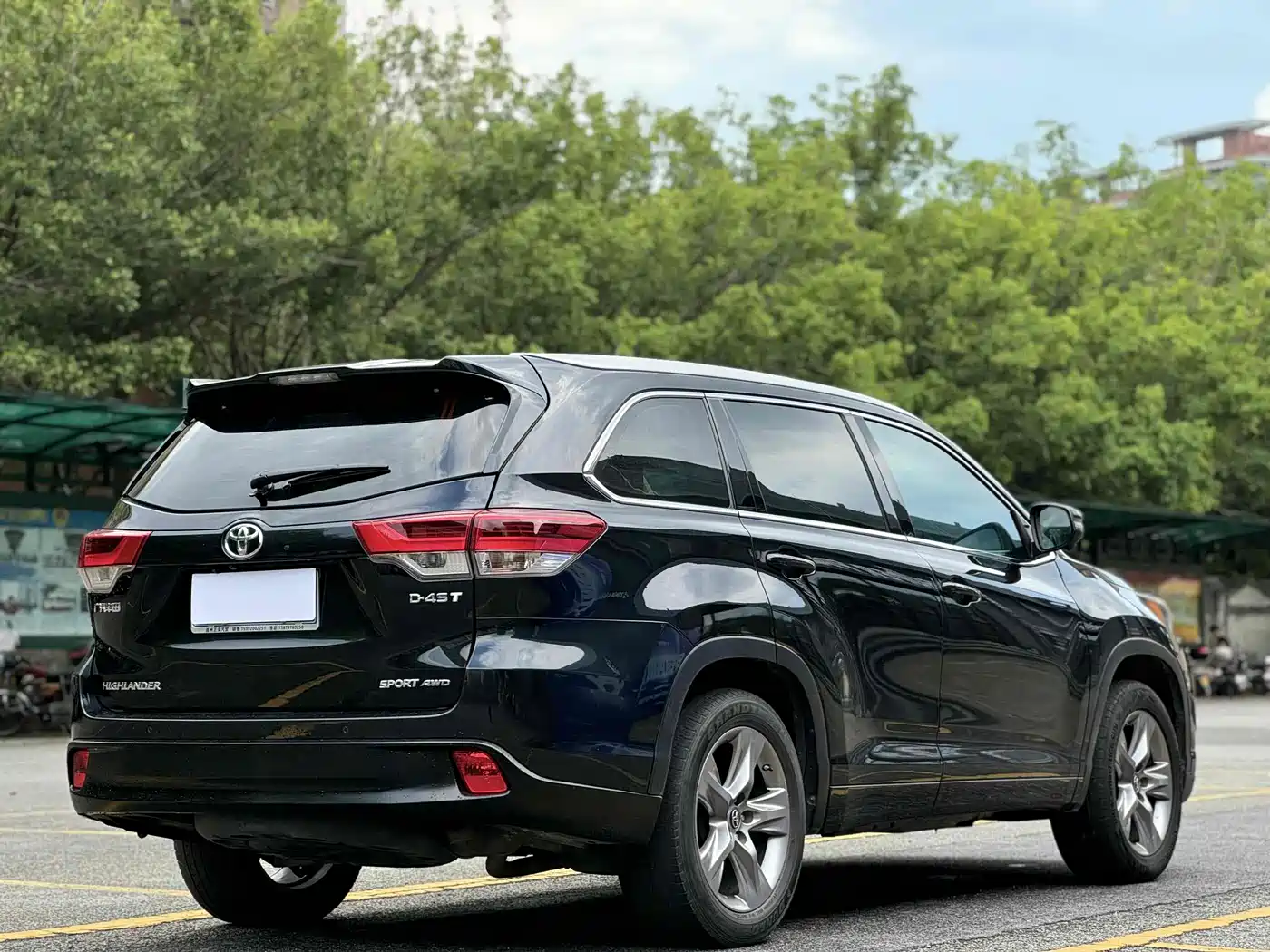 TOYOTA HIGHLANDER