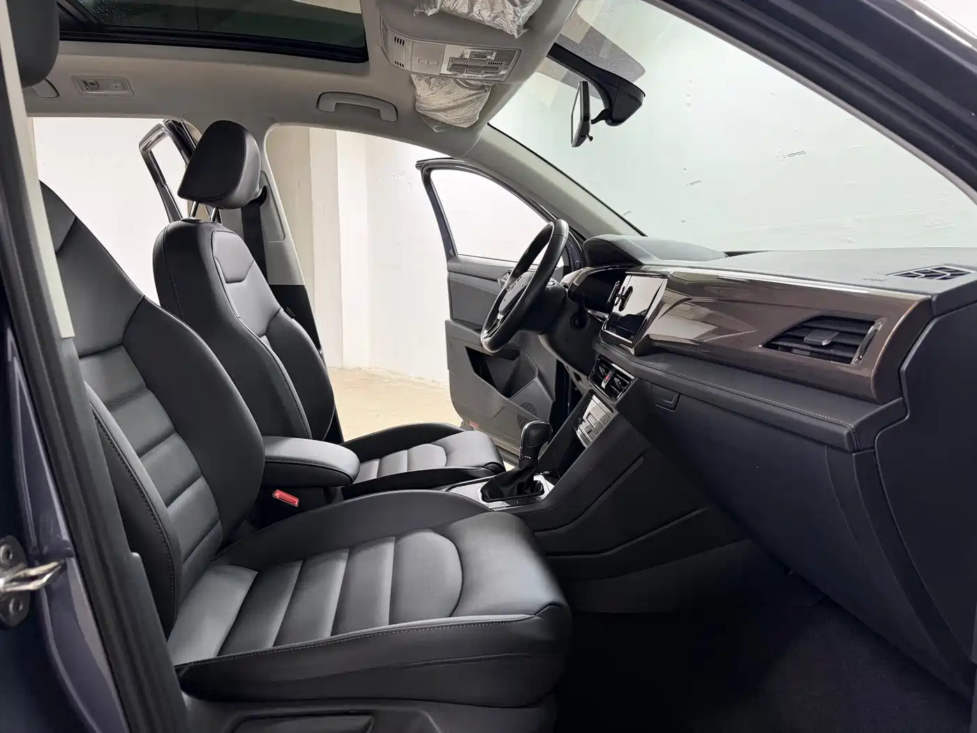 Volkswagen Tharu 2021 Model 280TSI 2WD Luxury Edition фото 7