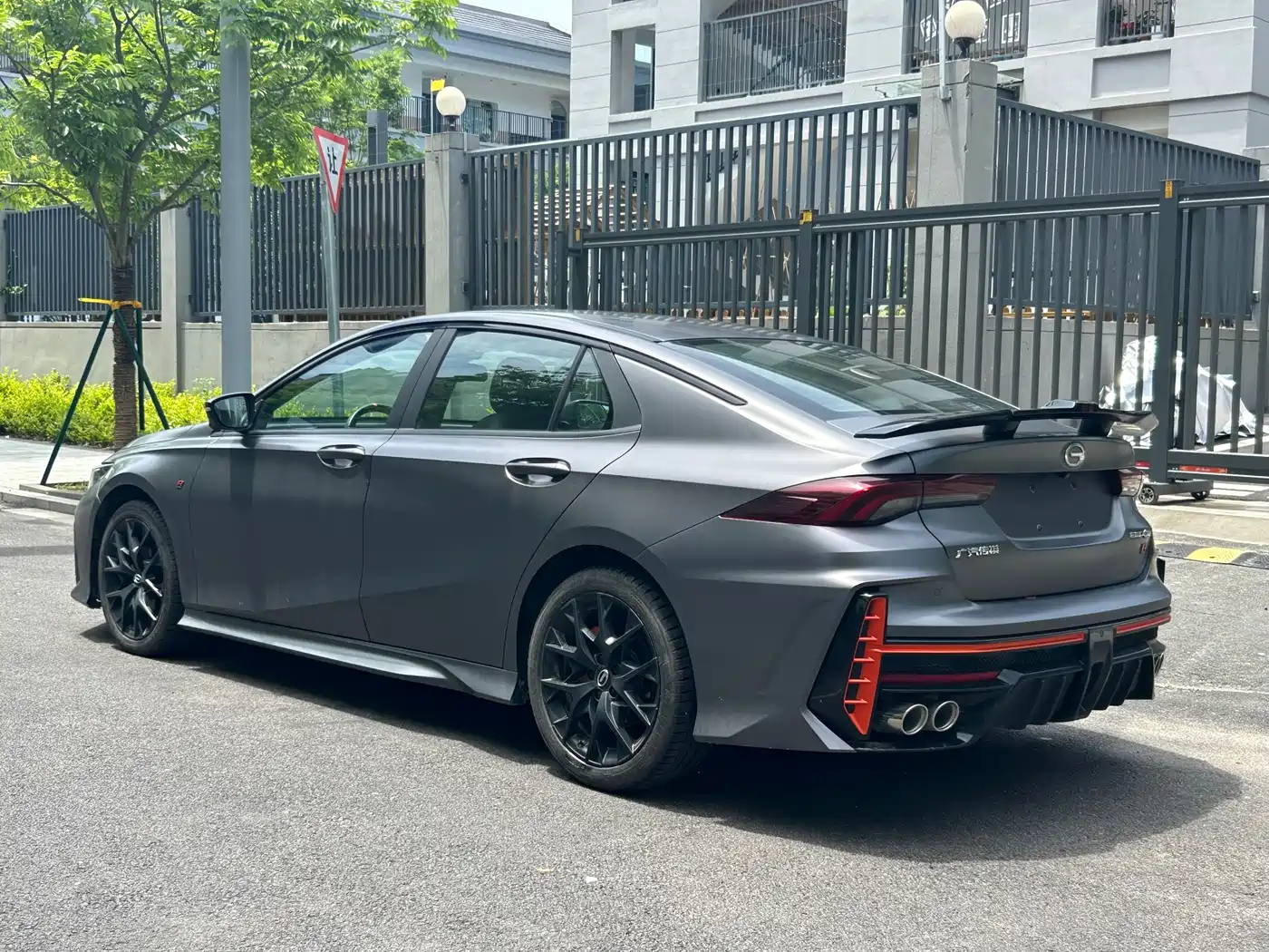 GAC Trumpchi Trumpchi Emkoo 2022 270T DCT J16 R-style Track Edition фото 18