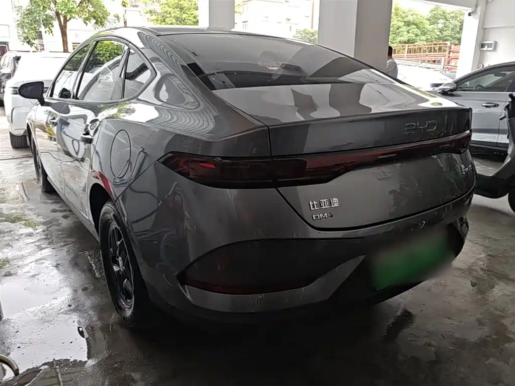 BYD Qin PLUS 2025 DM-i Smart Drive 55KM Leader фото 5