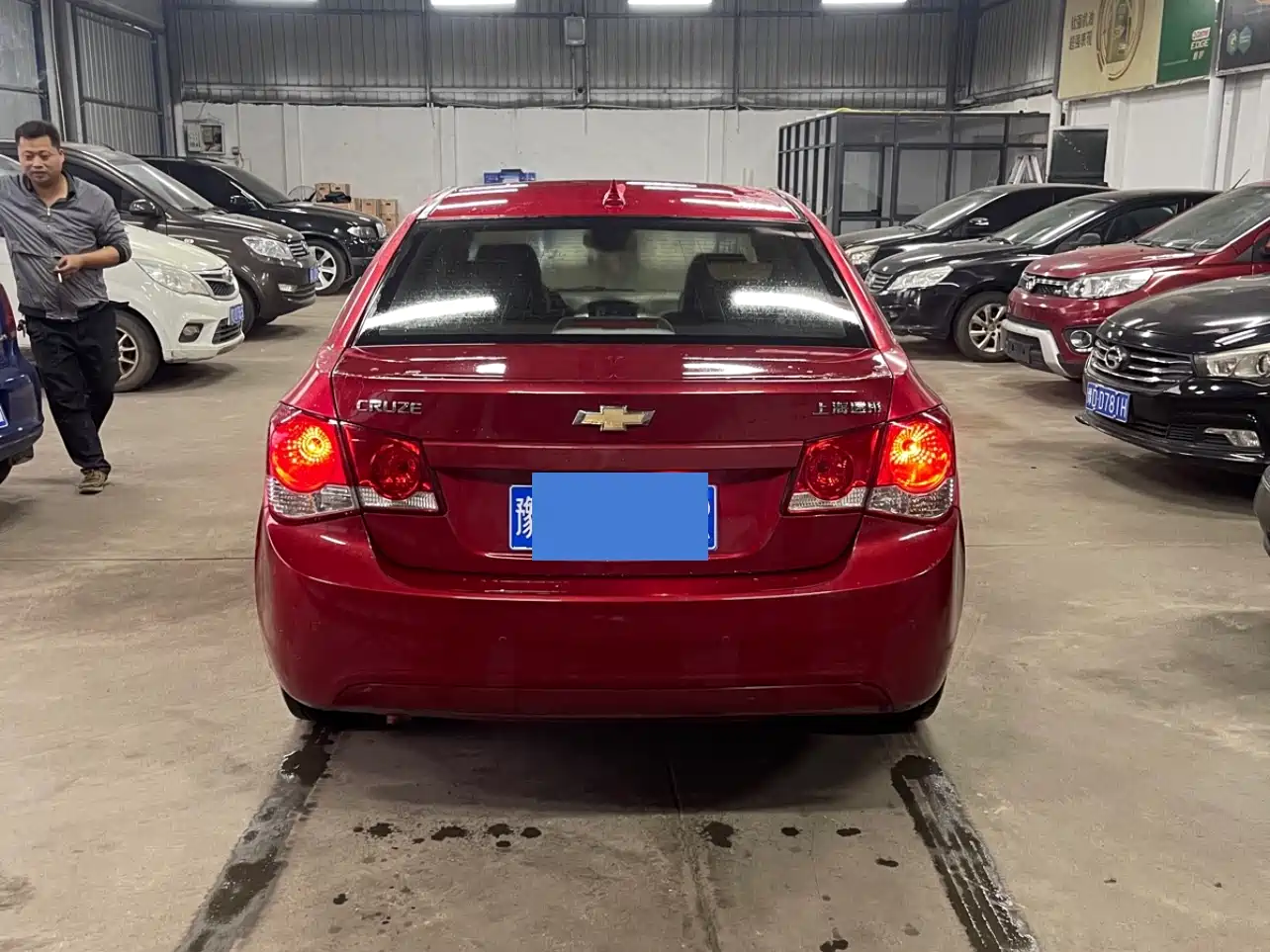 Chevrolet Cruze 2013 Model 1.8L SE AT фото 4