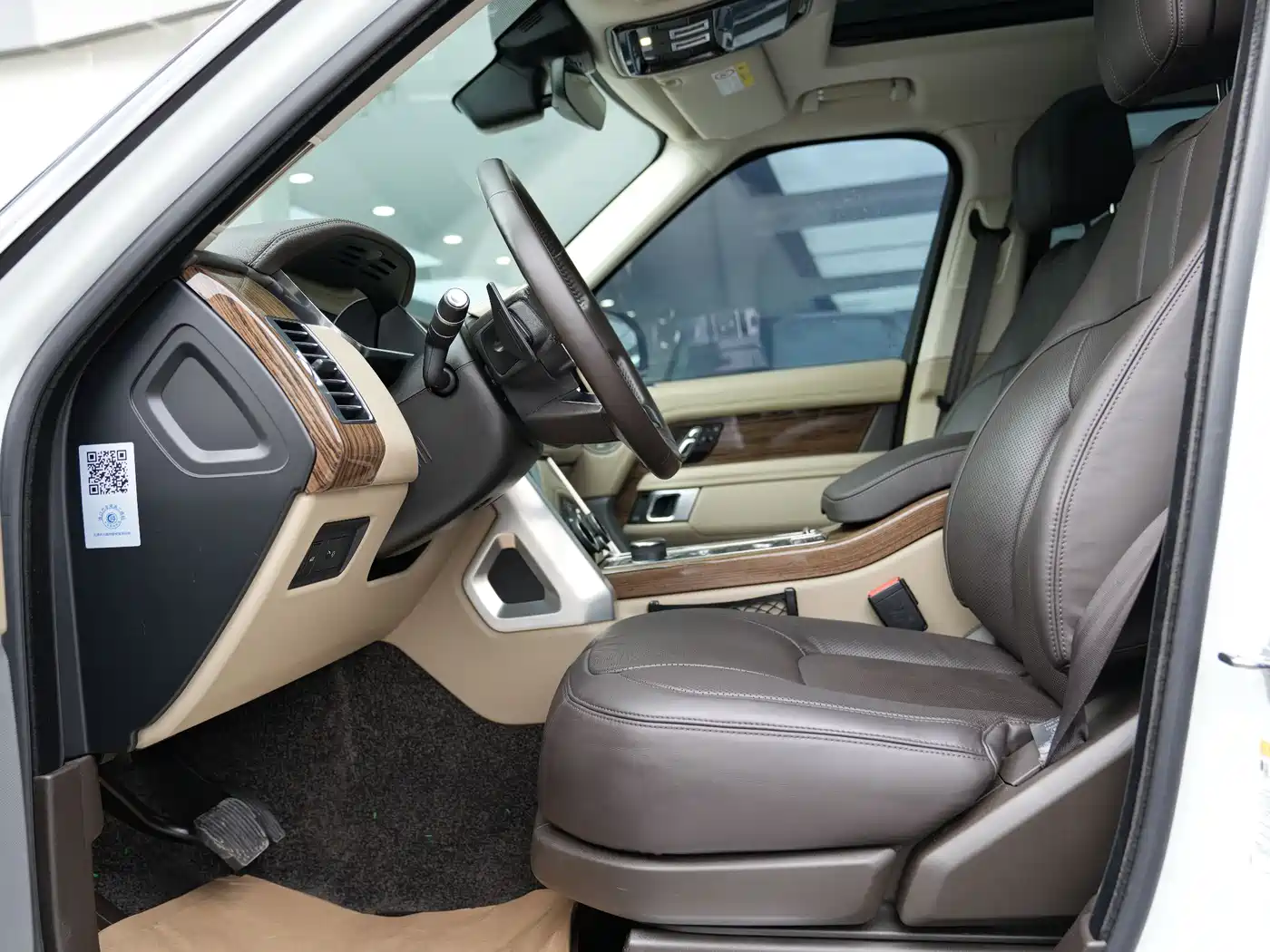 Land Rover Range Rover 2022 3.0 L6 400PS Heritage Extended Classic Edition фото 6