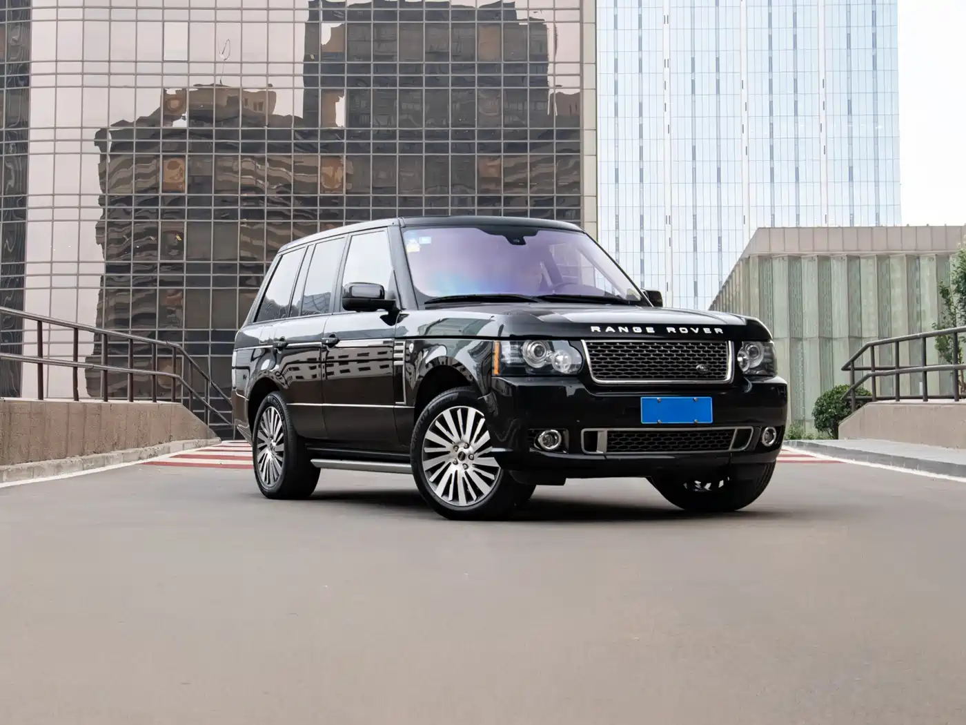 Land Rover Range Rover 2012 5.0 SC V8 Ultimate Genesis Collector's Edition фото 2