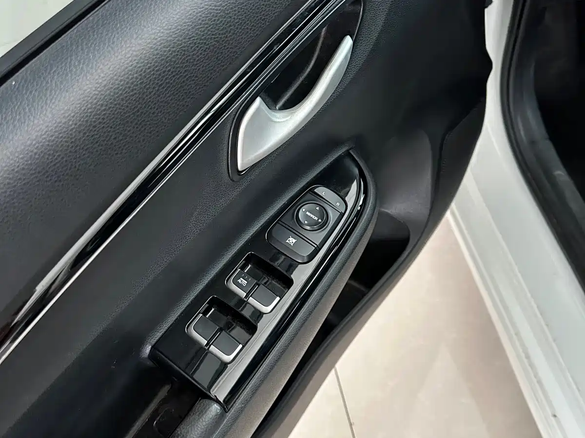 Kia K2 2017 Sedan 1.4L MT 15th Anniversary Special Edition GLS фото 11