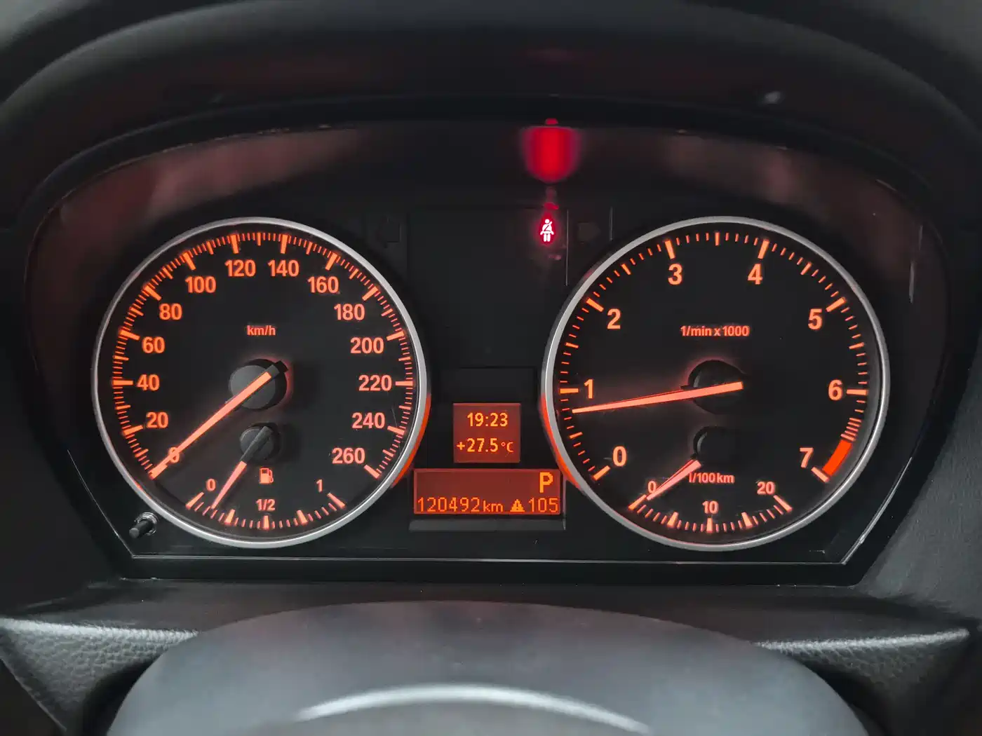 BMW 3 Series (Import) 2010 320i Luxury фото 10