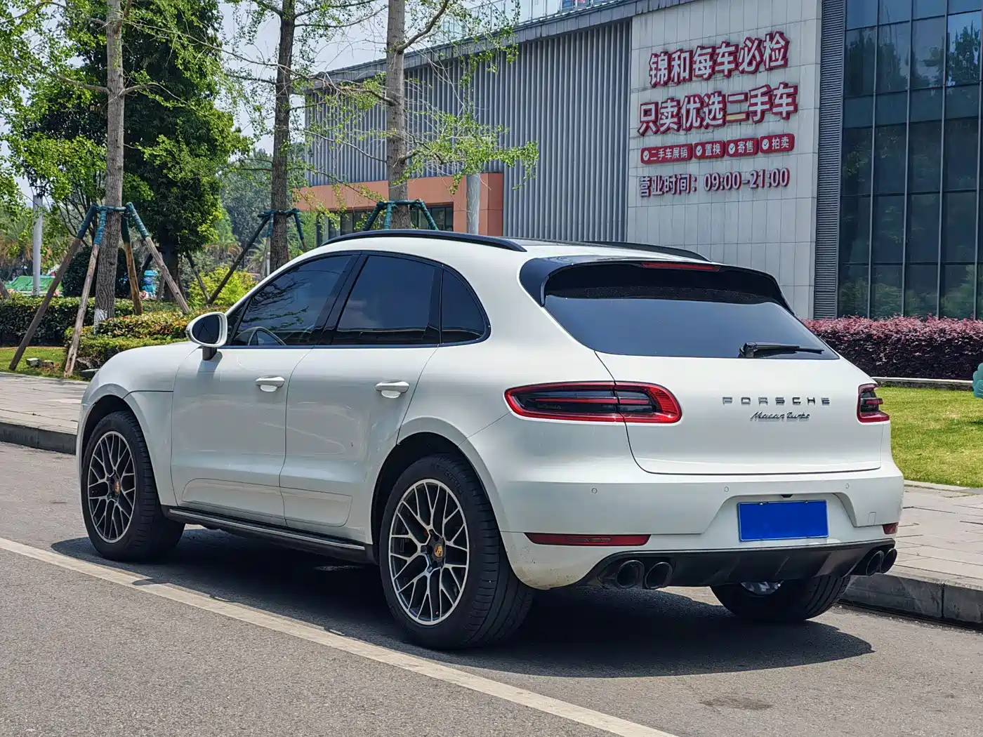 Porsche Macan 2016 Macan Turbo 3.6T фото 4