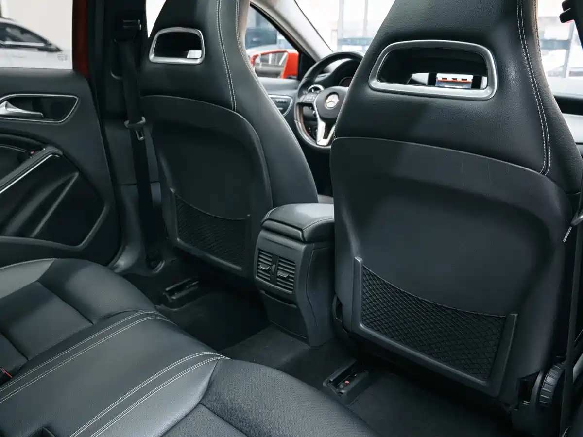 Mercedes-Benz GLA 2015 GLA 220 4MATIC Fashion Edition фото 20