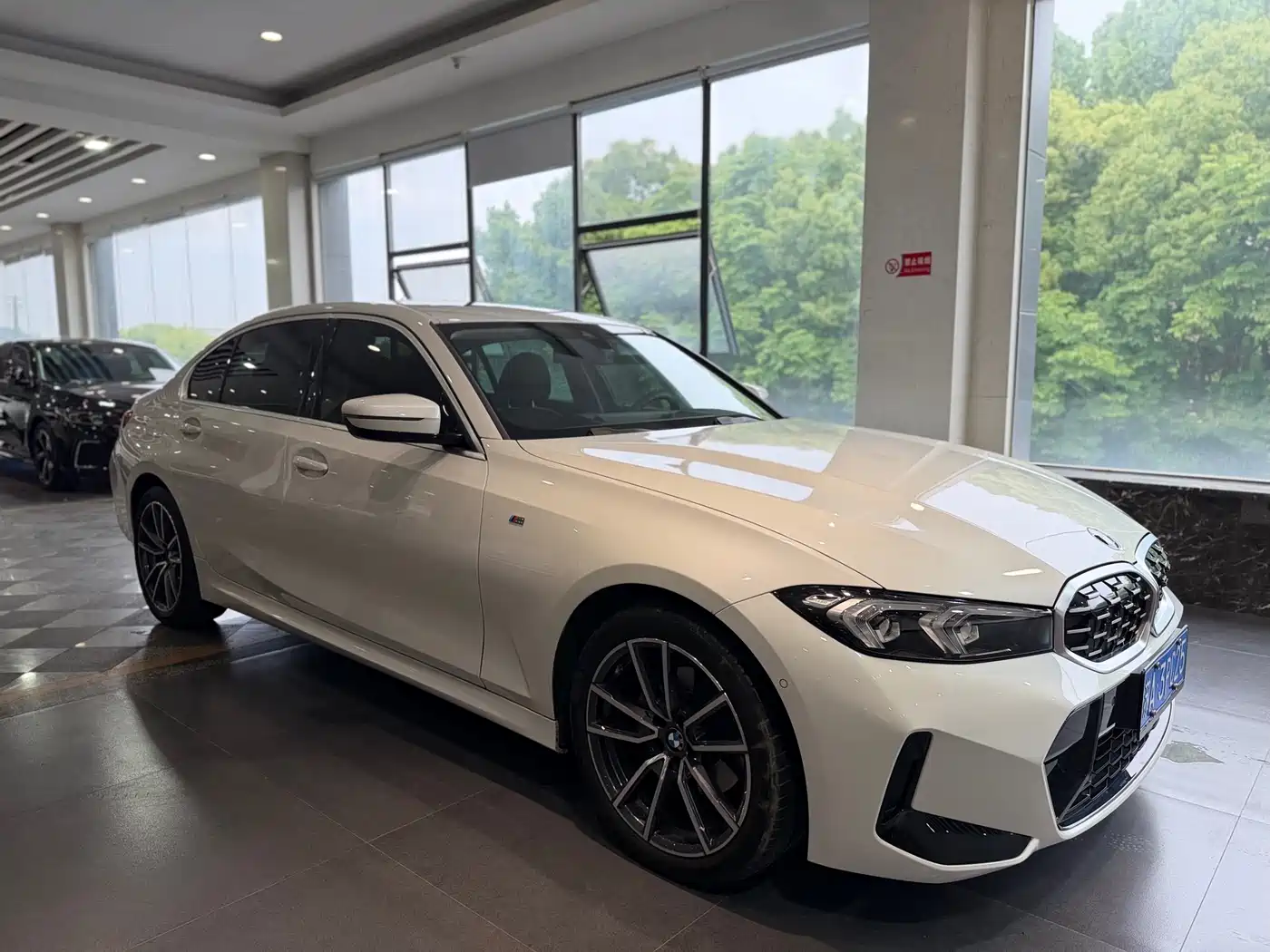 BMW 3 Series 2023 325Li M Sport Package фото 3
