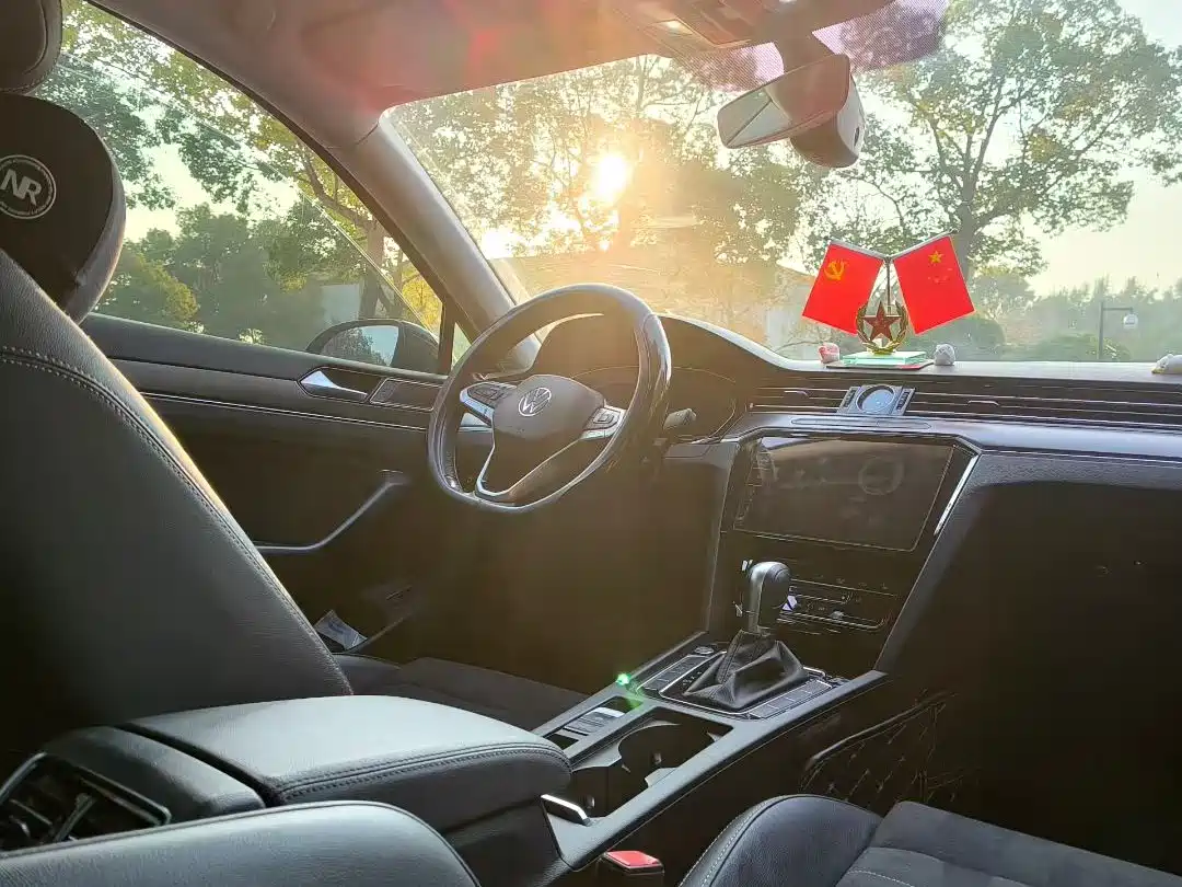 Volkswagen Magotan 2020 330TSI DSG Luxury фото 4
