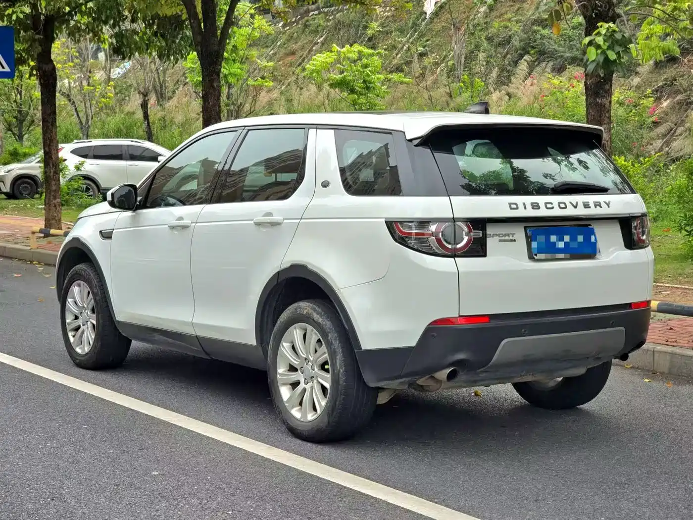 Land Rover Discovery Sport 2017 2.0T SE фото 7