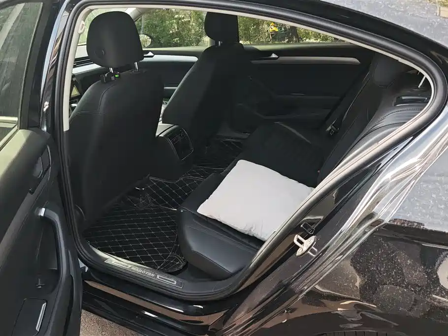 Volkswagen Magotan 2018 280TSI DSG Comfort фото 11